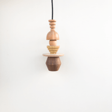 Load image into Gallery viewer, מנורת חוליות - עץ טבעי, דגם 4
